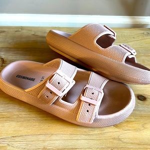 Cushionaire slides size 8